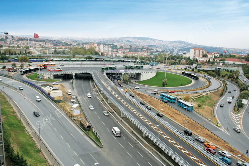 İSTANBUL BÜYÜKŞEHİR BELEDİYESİ ALTYAPI KOORDİNASYON MÜDÜRLÜĞÜ ZİNCİRLİKUYU METROBÜS ÜSTYAPI VE ALTYAPI ELEKTRİK İŞLERİ - KALYON İNŞAAT